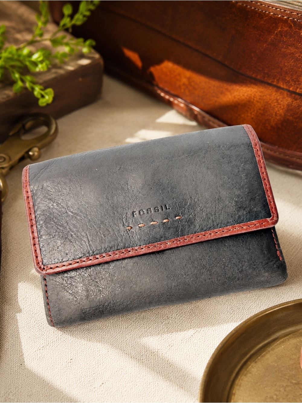 Fossil Black Leather Trifold Snap Wallet